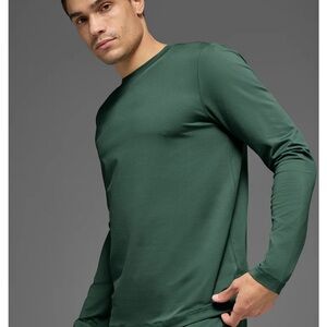 ALO Men's CONQUER REFORM CREWNECK SIZE M - CLOVER GREEN